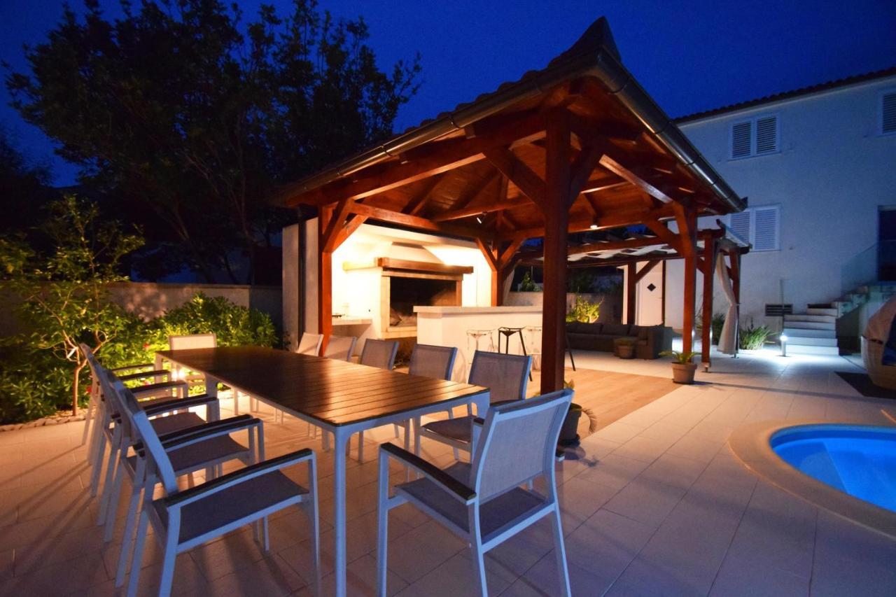 Villa Golden Apple Seline Bagian luar foto