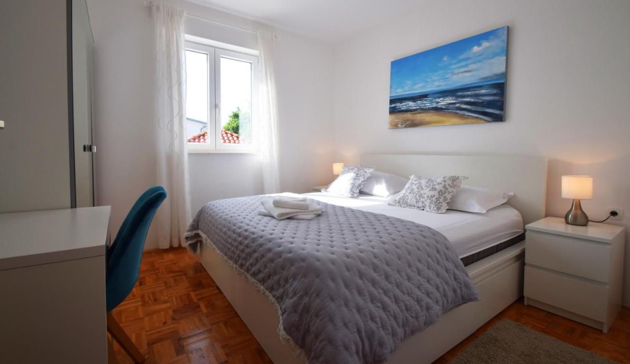 Villa Golden Apple Seline Bagian luar foto